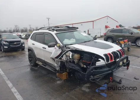 2017 Jeep Cherokee Trailhawk from USA, damaged, VIN 1C4PJMBS9HW581606